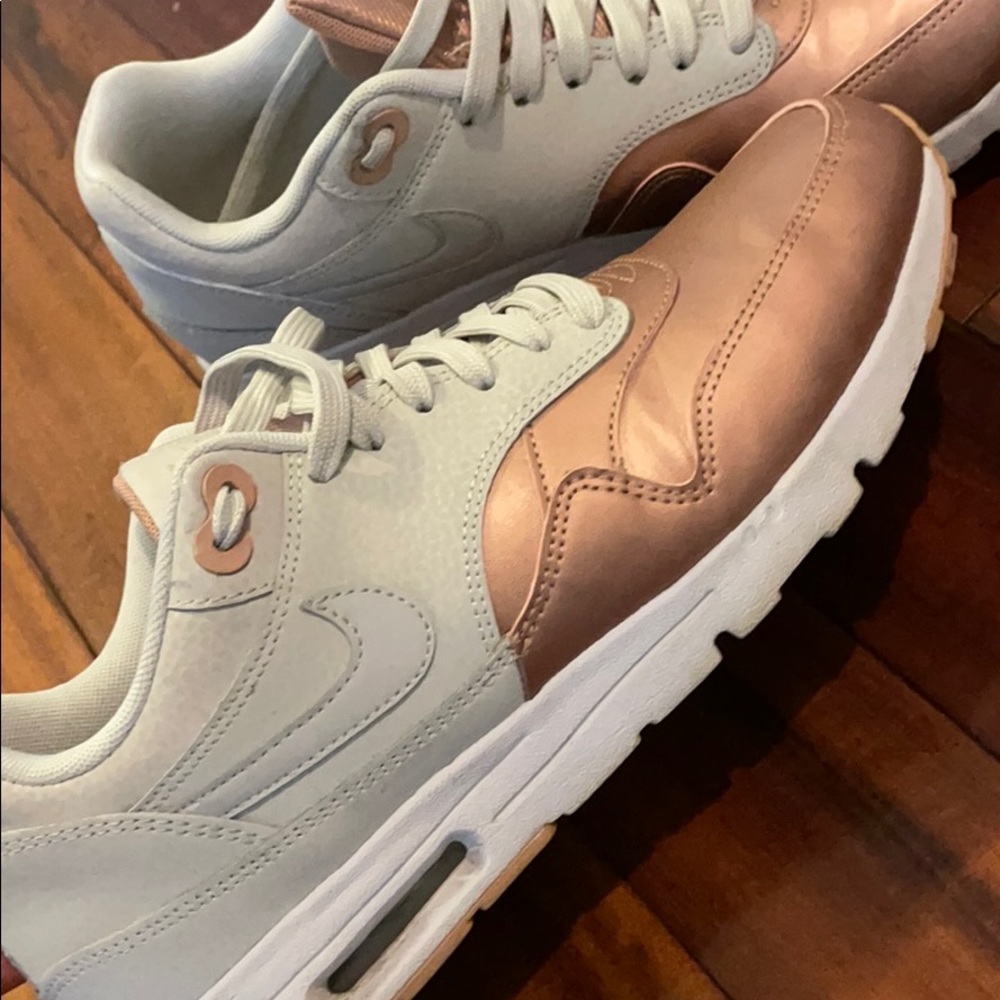 NikeAir shoes